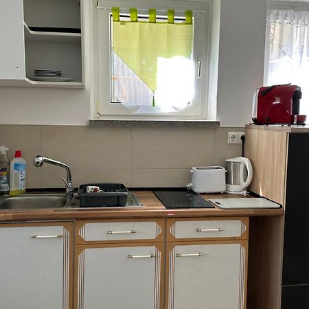 Ein Zimmer Wohnung Am Markt Oelsnitz  Exterior photo
